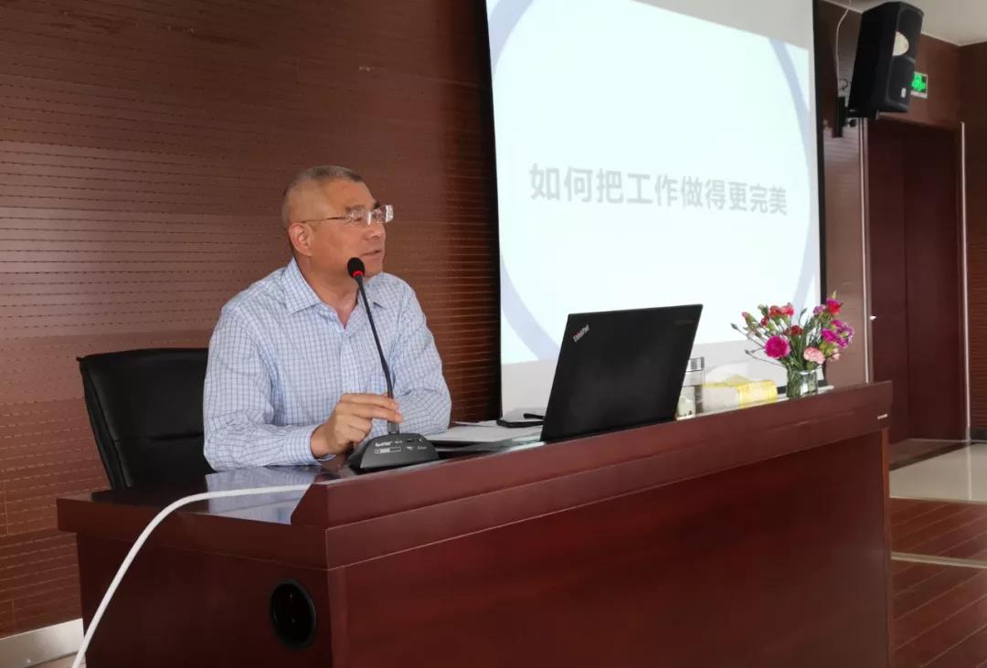 hjc888黄金城官网学院2.jpg